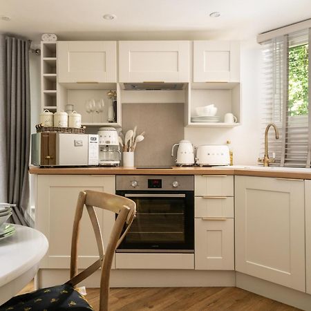 Honeycombe - Treehouse In The Heart Of Dorset Villa Бландфорд Форъм Екстериор снимка